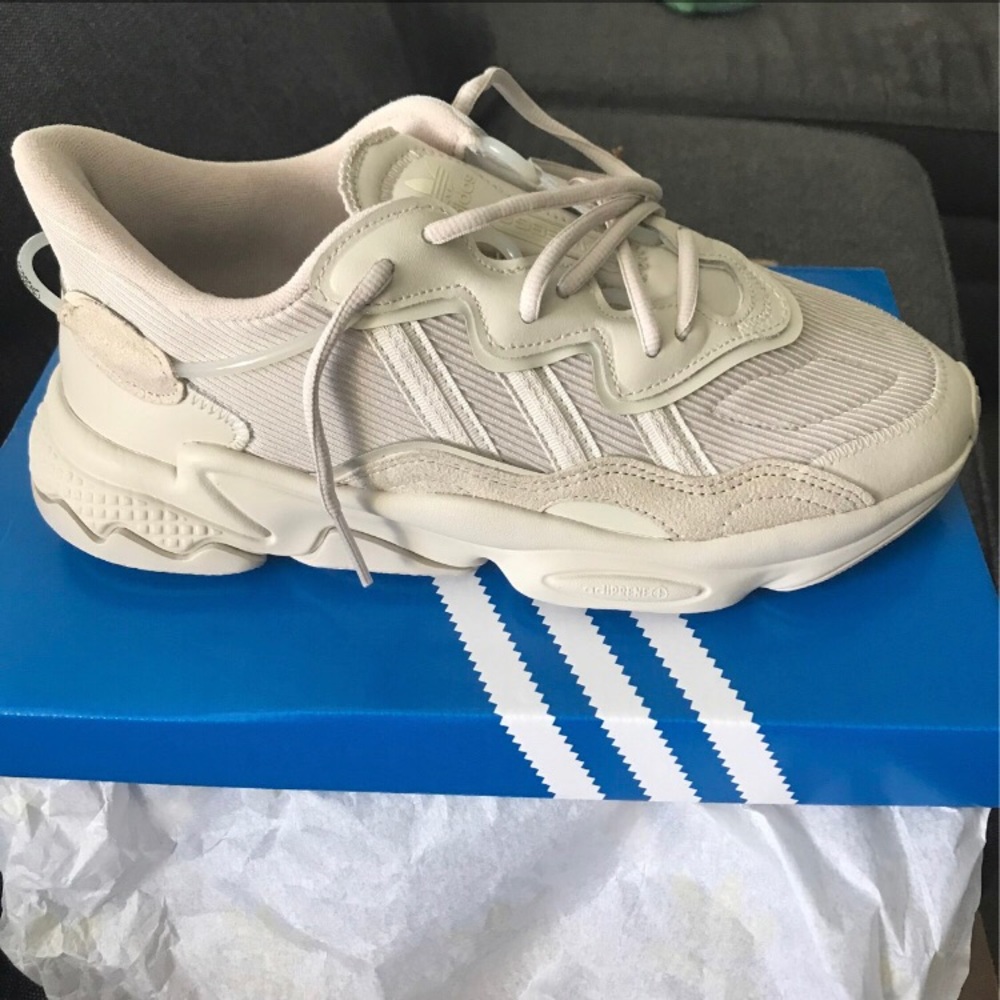 shoe : adidas ozweego size : men 8.5 / wmns 9.5 color: clear brown